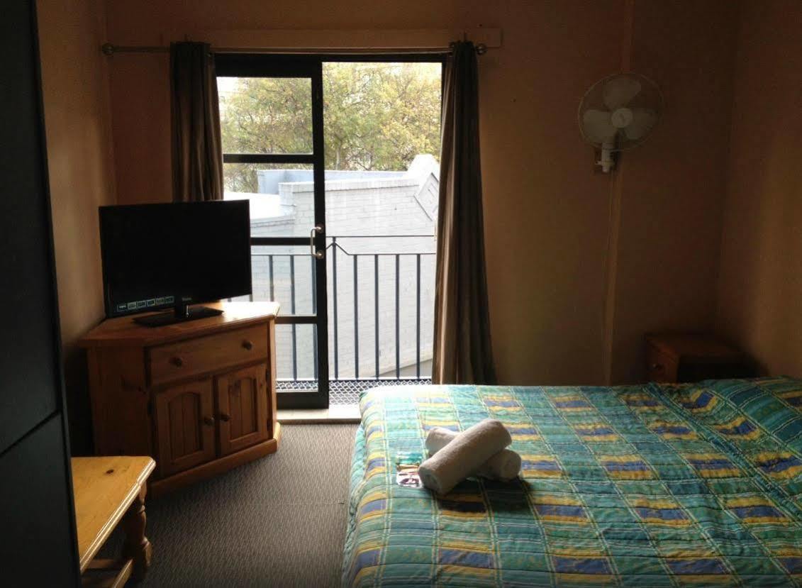Boardrider Backpackers And Budget Motel Sydney Bagian luar foto